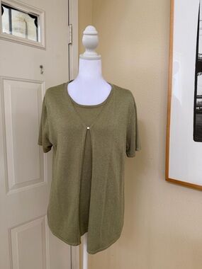 Vintage Sag Harbor Olive Green Short Sleeve Knit Top with Front Pleat Medium
